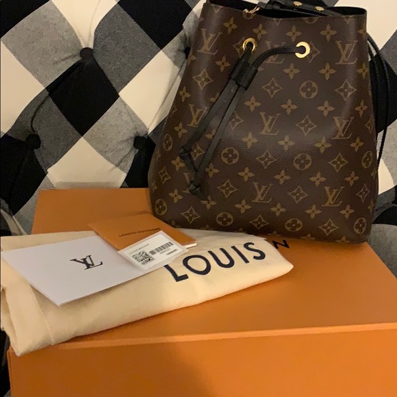Louis Vuitton NEONOE Monogram Black Handbag - Picture 6 of 12